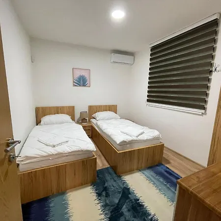Apartament The Yas Doglodi