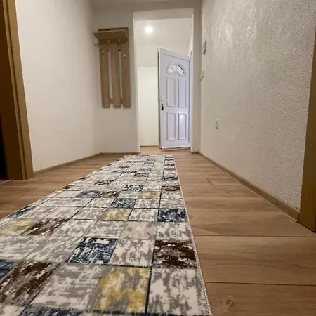 Apartment The Yas Doglodi