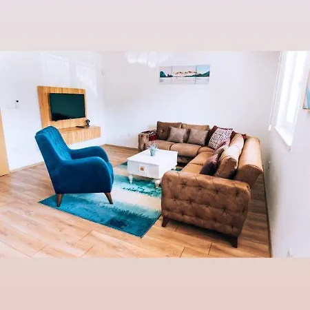 Apartment The Yas Doglodi